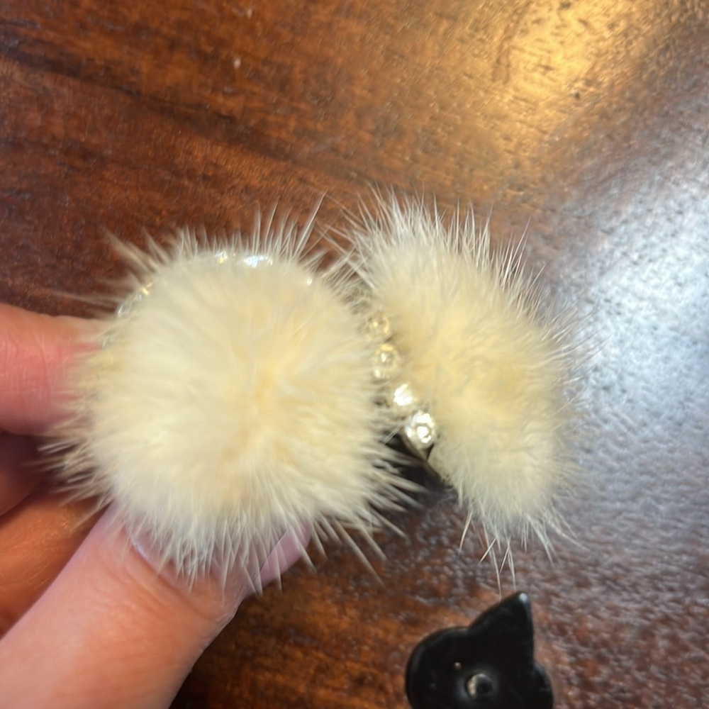 Vintage Cream Fur Pom-Pom Clip-on Earrings - Picture 15 of 15